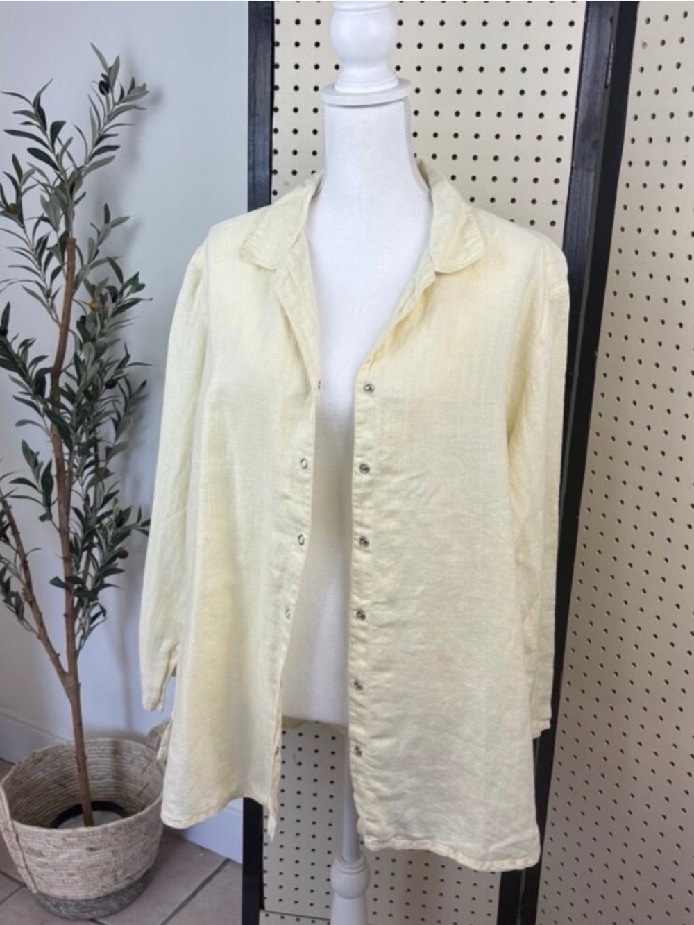 J.Jill Linen Button-Down Butter Yellow Women’s L — Coastal Chic
